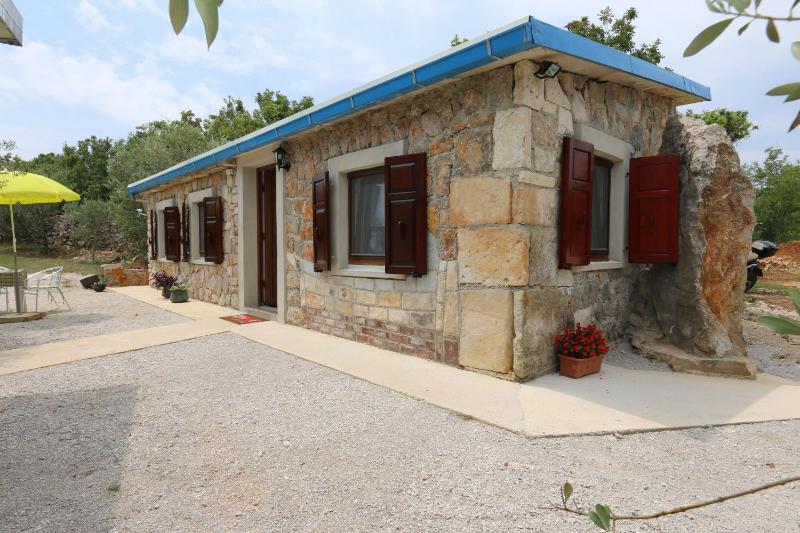 One-Bedroom Holiday Home image 4