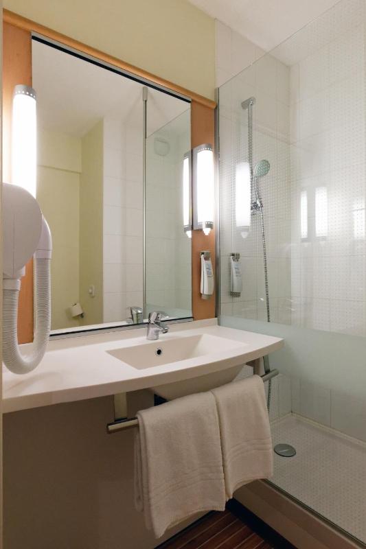 Standard Double Room image 1