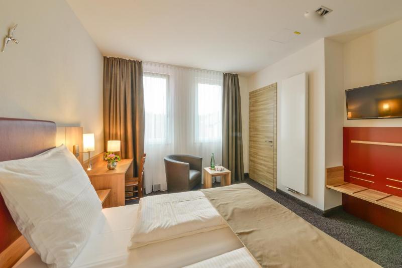 Double Room image 1