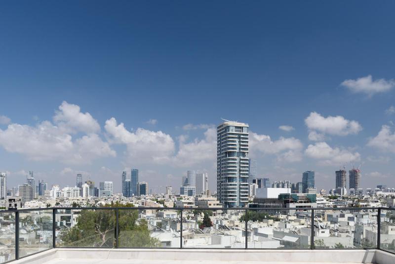 The Roof - By Sea Land Suites - image 4