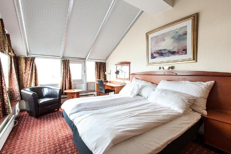 Chesterfield Hotel - image 41