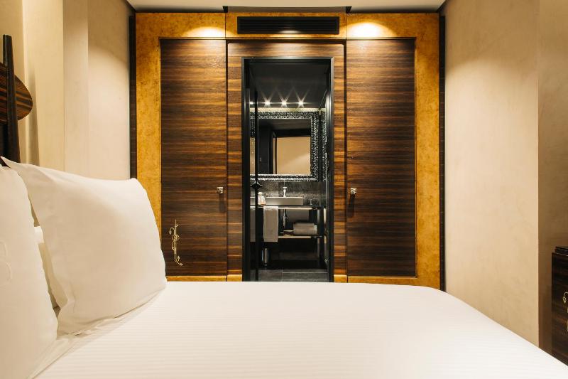 Standard Single Room image 3