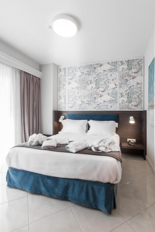 Superior Double Room image 3