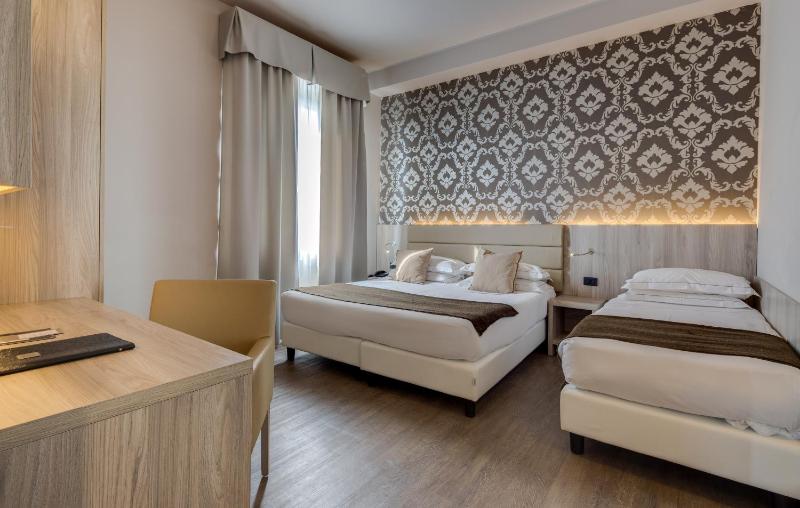 Triple Room image 2