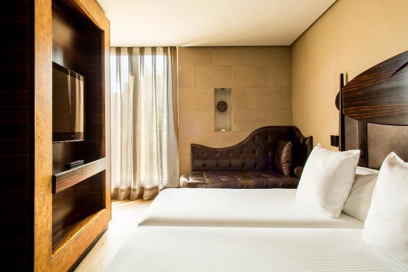 Deluxe Double Room image 1