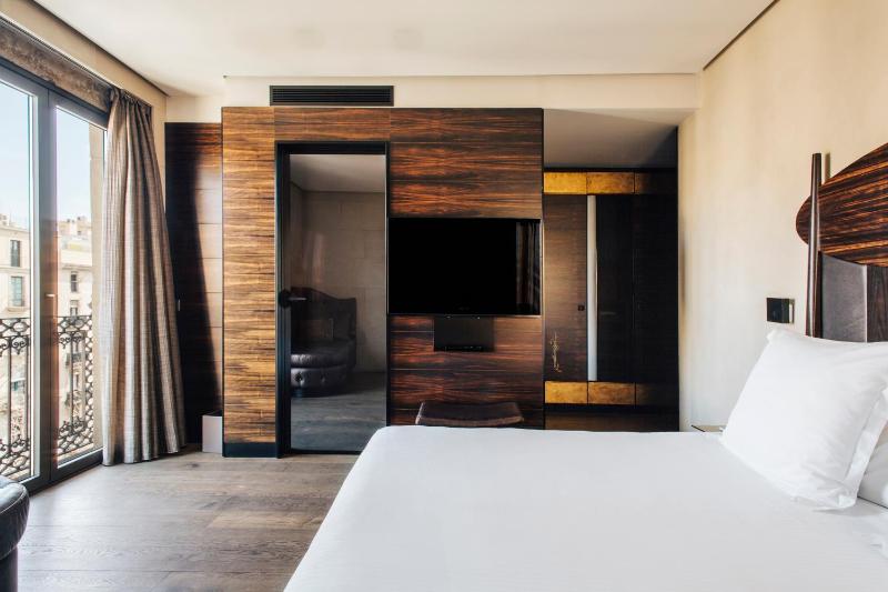 Deluxe Double Room image 4
