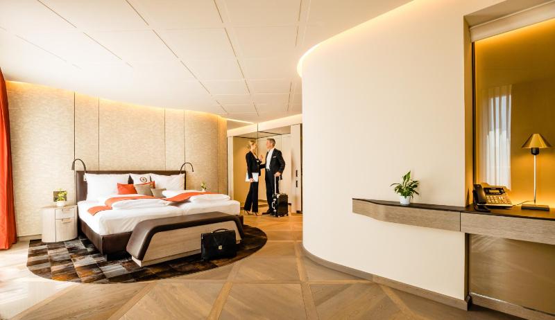 Comfort Plus Double Room image 3