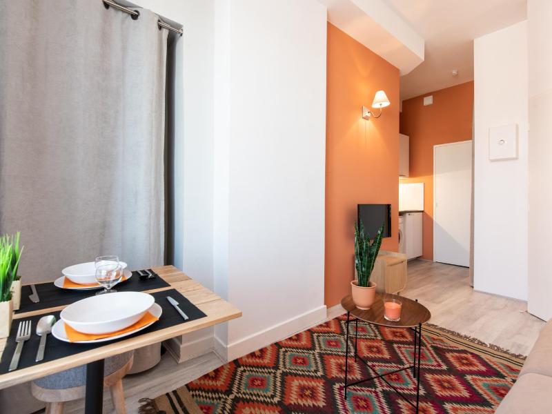 Studio Apartment image 3
