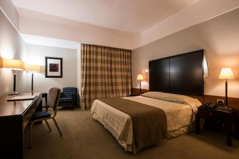 Double Room image 2