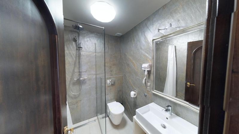 Double Room image 2