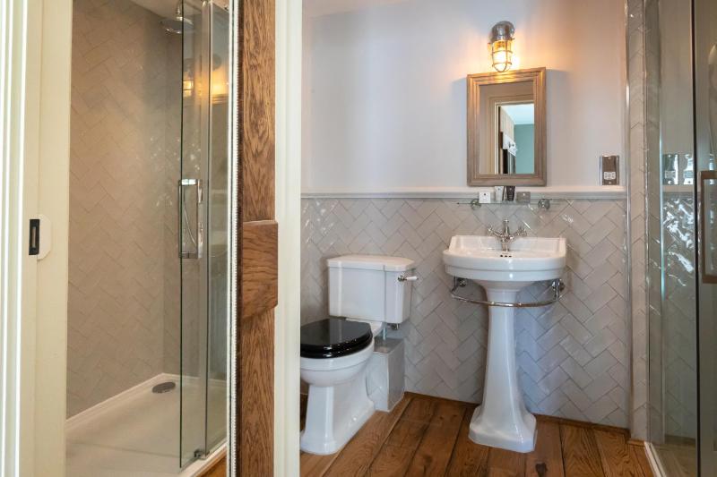 Standard Double Room image 2