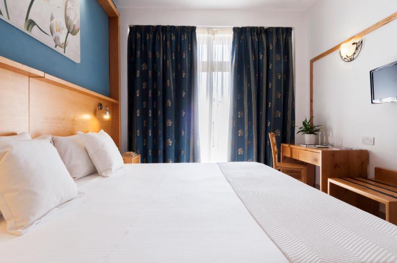 Standard Double or Twin Room image 3
