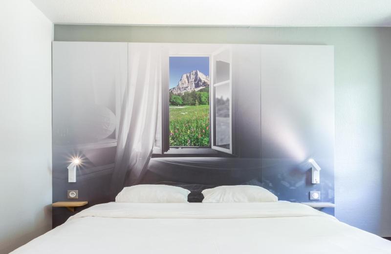 Quadruple Room image 3