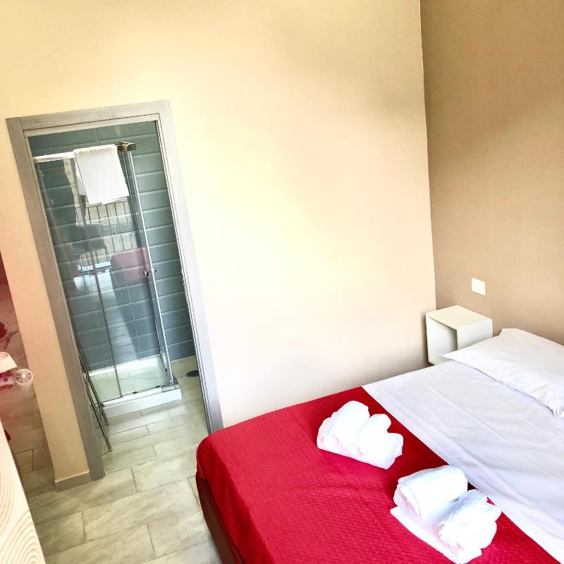 Deluxe Room image 4