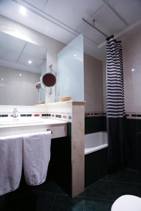 Basic Double Room image 1