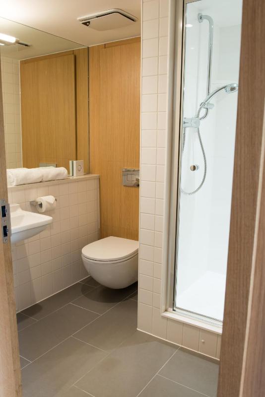 Single Room with Private Bathroom image 4