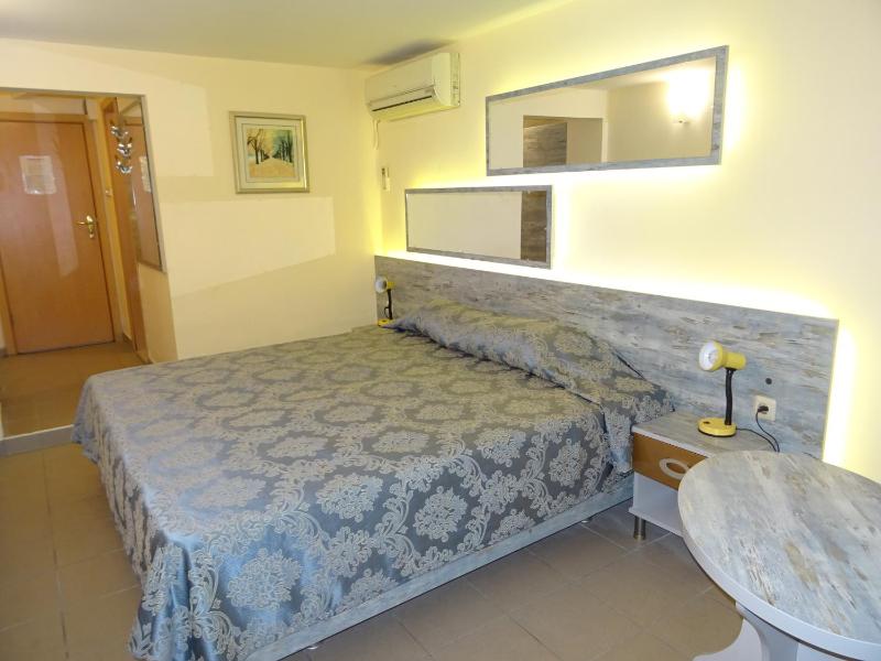 Economy Double or Twin Room image 1