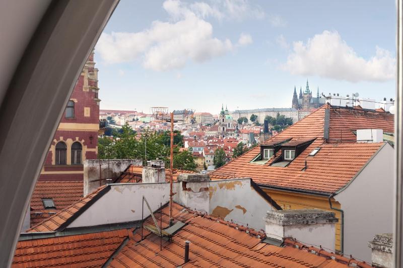 Executive Double Room with Prague Castle View image 2