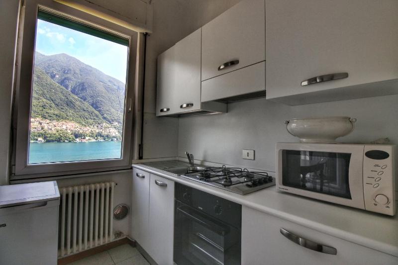 1 Bedroom Apartment with Lake View and Terrace - Separate Building image 3