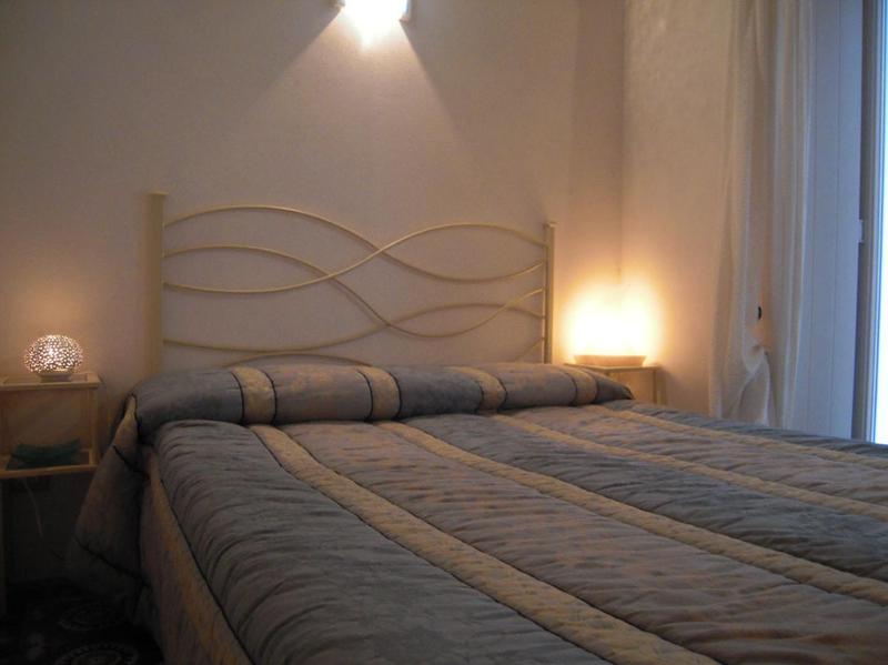 Large Double Room - First Floor image 2
