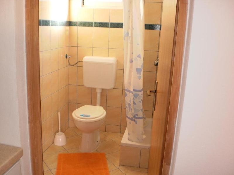 One-Bedroom Apartment image 1