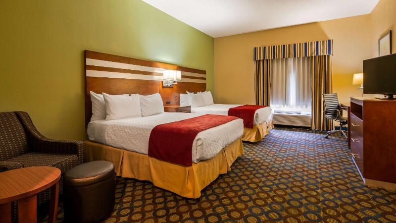 Queen Room with Two Queen Beds image 1
