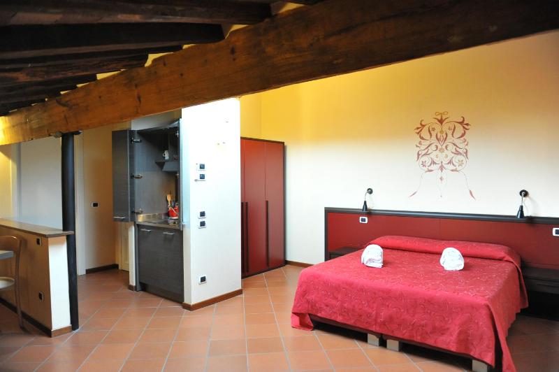 Quadruple Room image 4