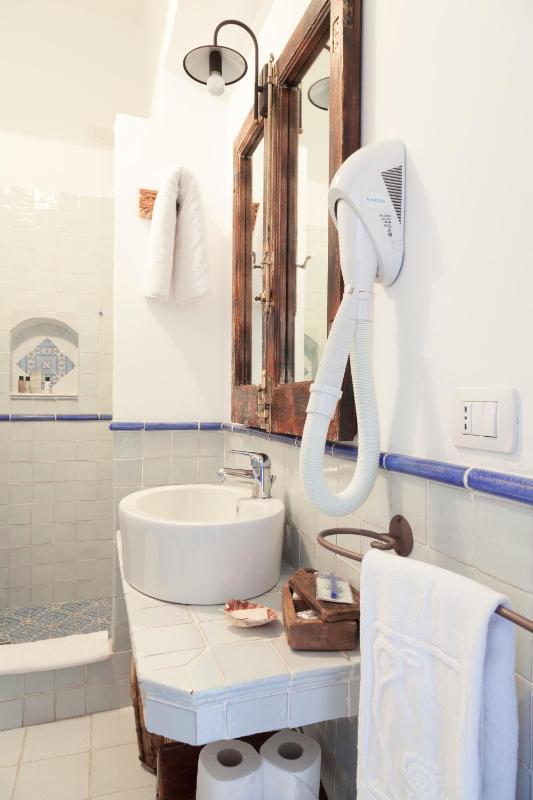 Single Room image 3
