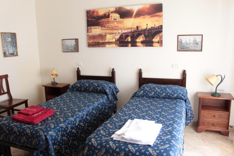 Standard Double or Twin Room image 4