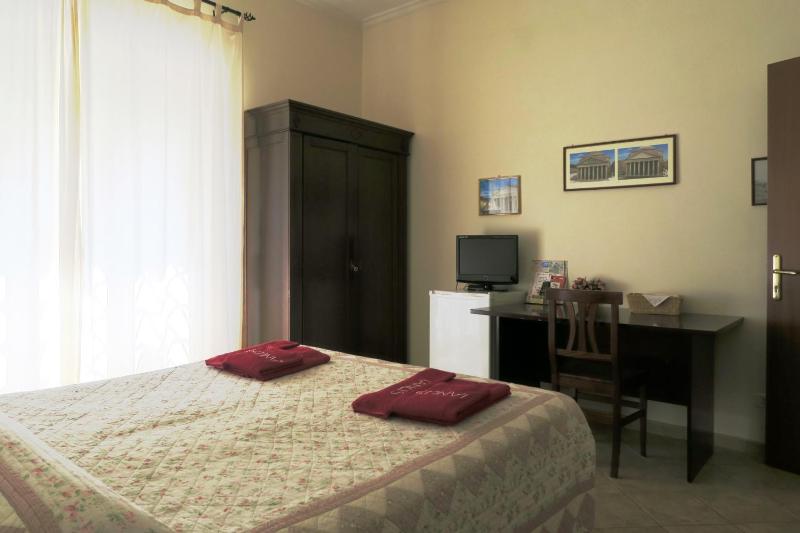 Standard Double or Twin Room image 3