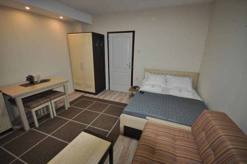 Studio Apartment image 2