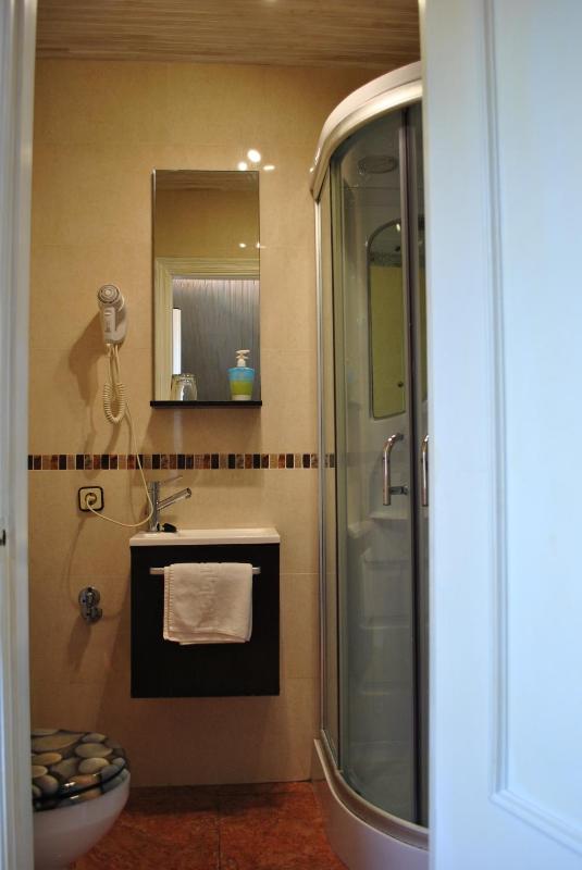 Comfort Quadruple Room image 4