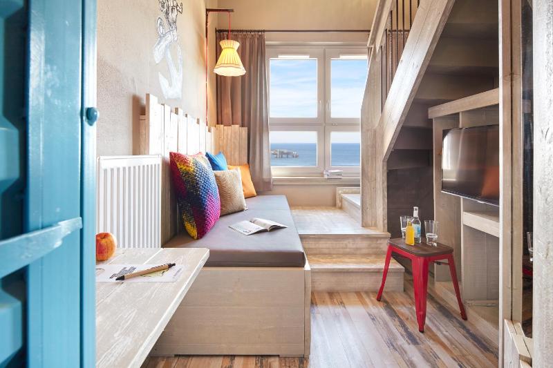 Deluxe Double Room with Sea View image 3