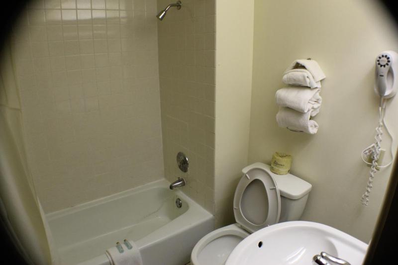King Room - Non-Smoking image 2