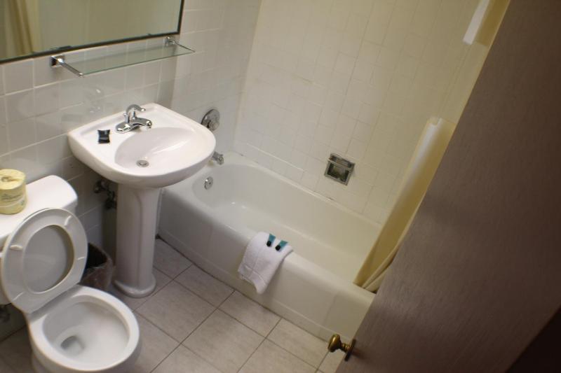 Double Room with Two Double Beds - Non-Smoking image 2