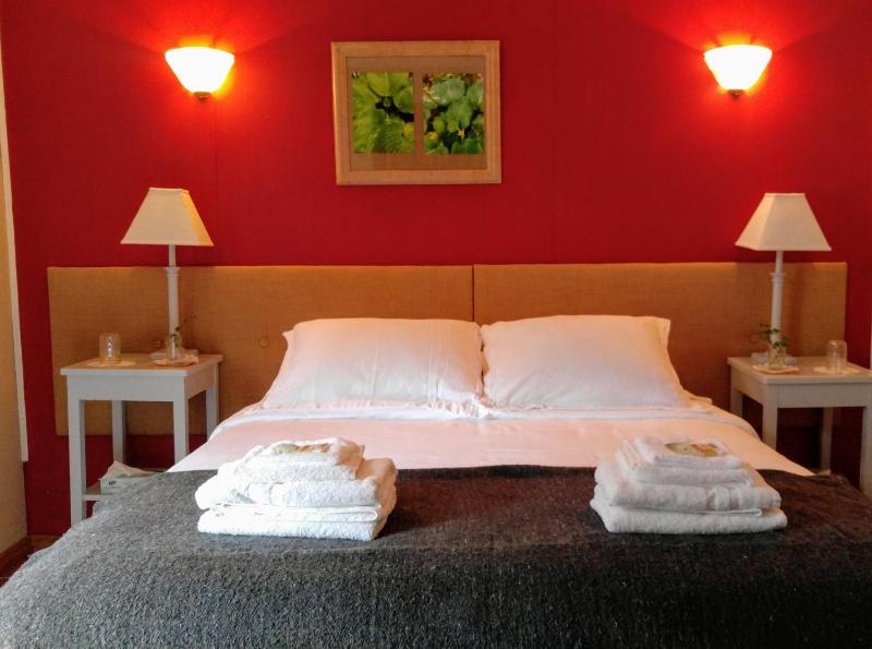 Queen Room image 2
