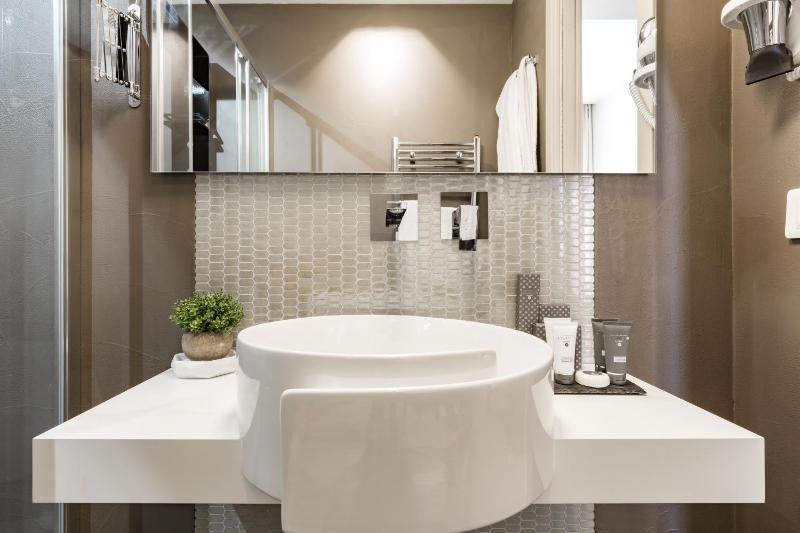 Superior Double Room image 4