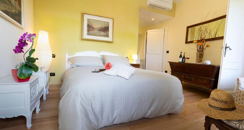 Double Room image 3
