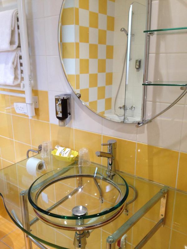 Classic Double Room - Lake Side image 4