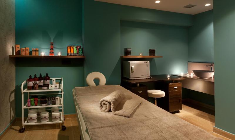 Blue Lagoon City Hotel - image 20