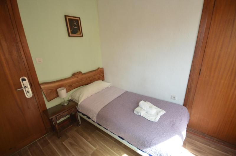 Single Room image 2