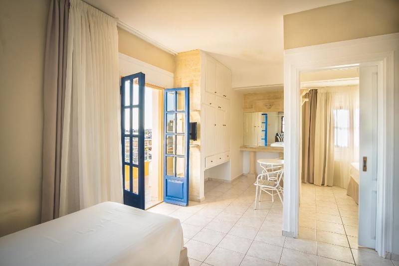 One-Bedroom Apartment image 2