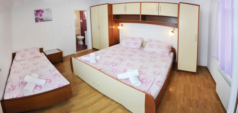One-Bedroom Apartment image 1