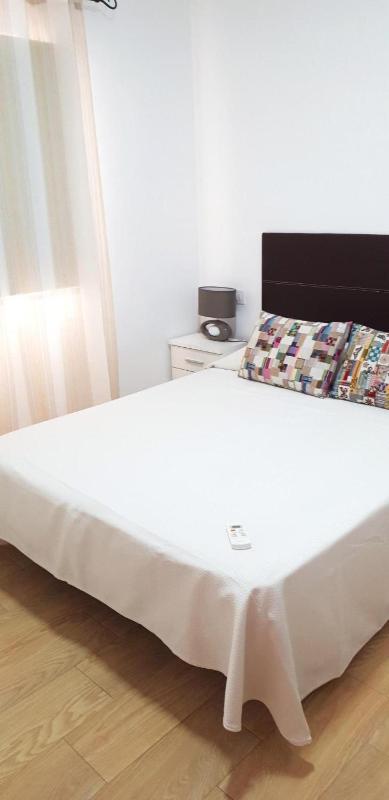One-Bedroom Apartment image 2