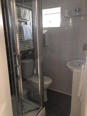 Single Room with Private Bathroom image 3