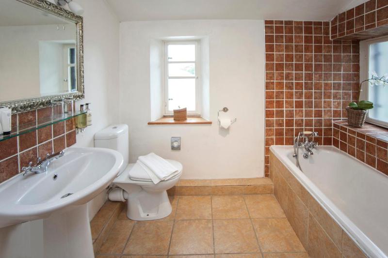 Twin Room image 1