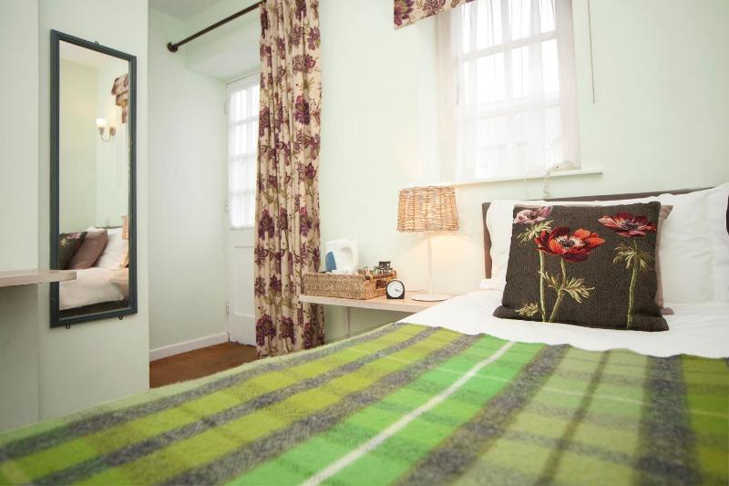 Single Room image 1