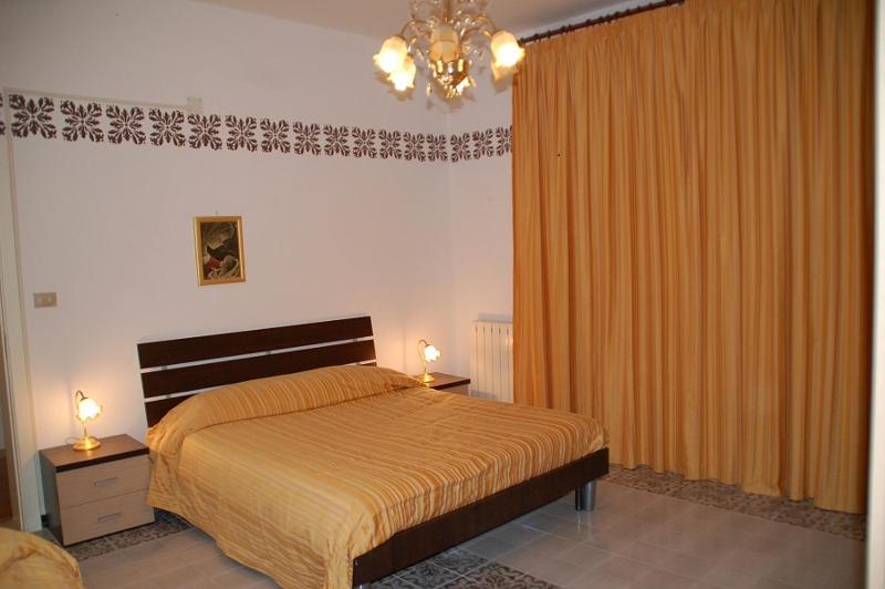 Double Room image 3