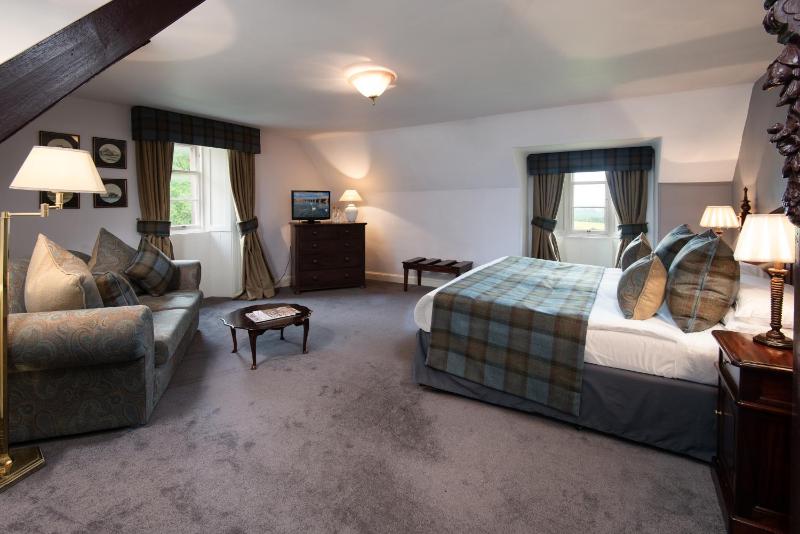 Twin Room image 4