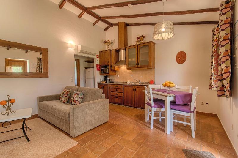 One-Bedroom Apartment with Garden View image 2